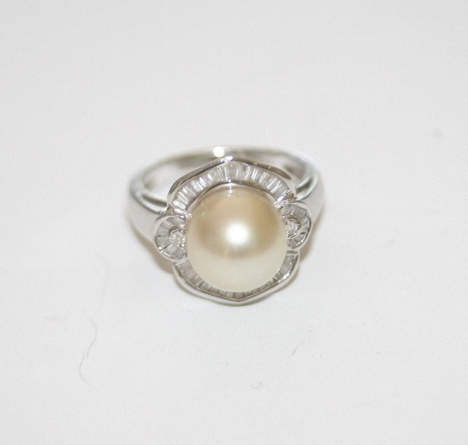 10mm South Sea Pearl and Diamond Ring 18k Gold