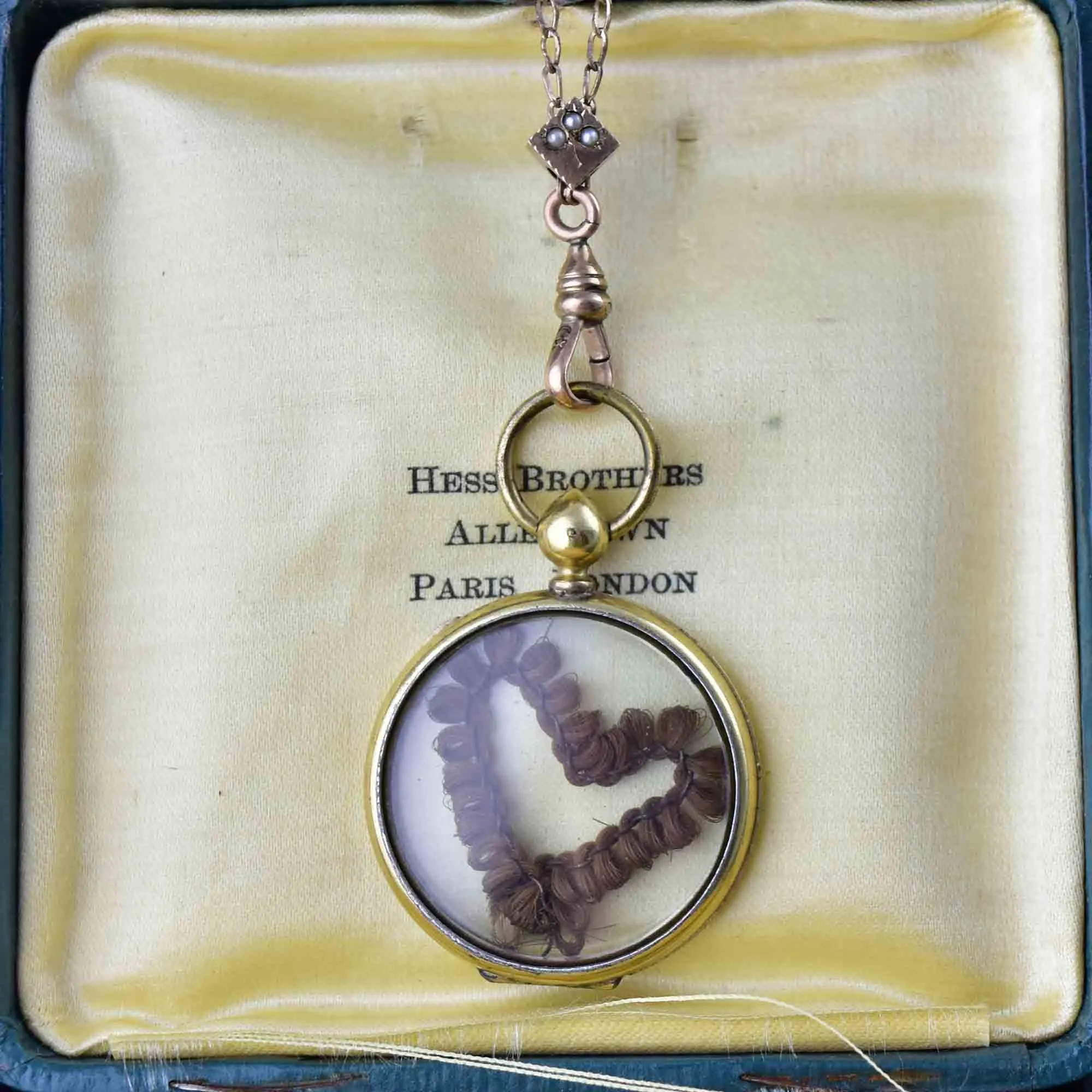 Antique 10K Gold Pearl Victorian Shaker Locket Necklace