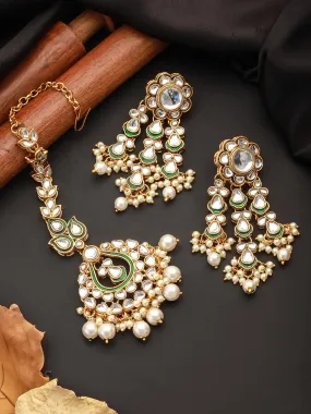 Gold-Toned & Kundan & Pearl Studded Green Enameled Maang-Tikka With Earring Set Gold-Toned & Kundan & Pearl Studded Green Enameled Maang-Tikka With Earring Set
