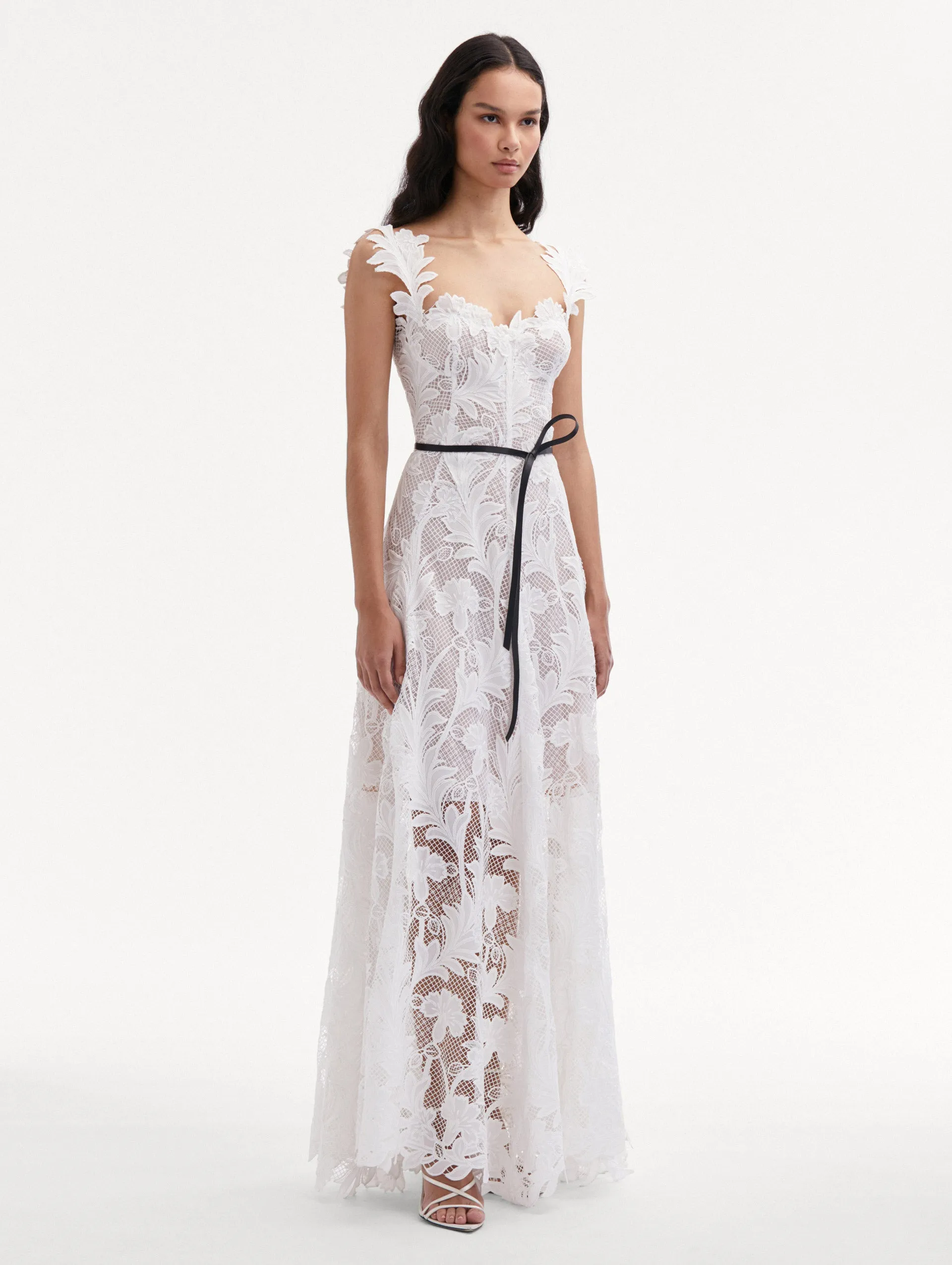 Marbled Carnation Guipure Sleeveless Gown