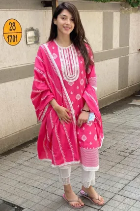 Mulmul Cotton Gene Fuchsia Kurta With Fern Pant White Mulmul Cotton Gene Fuchsia Kurta With Fern Pant White